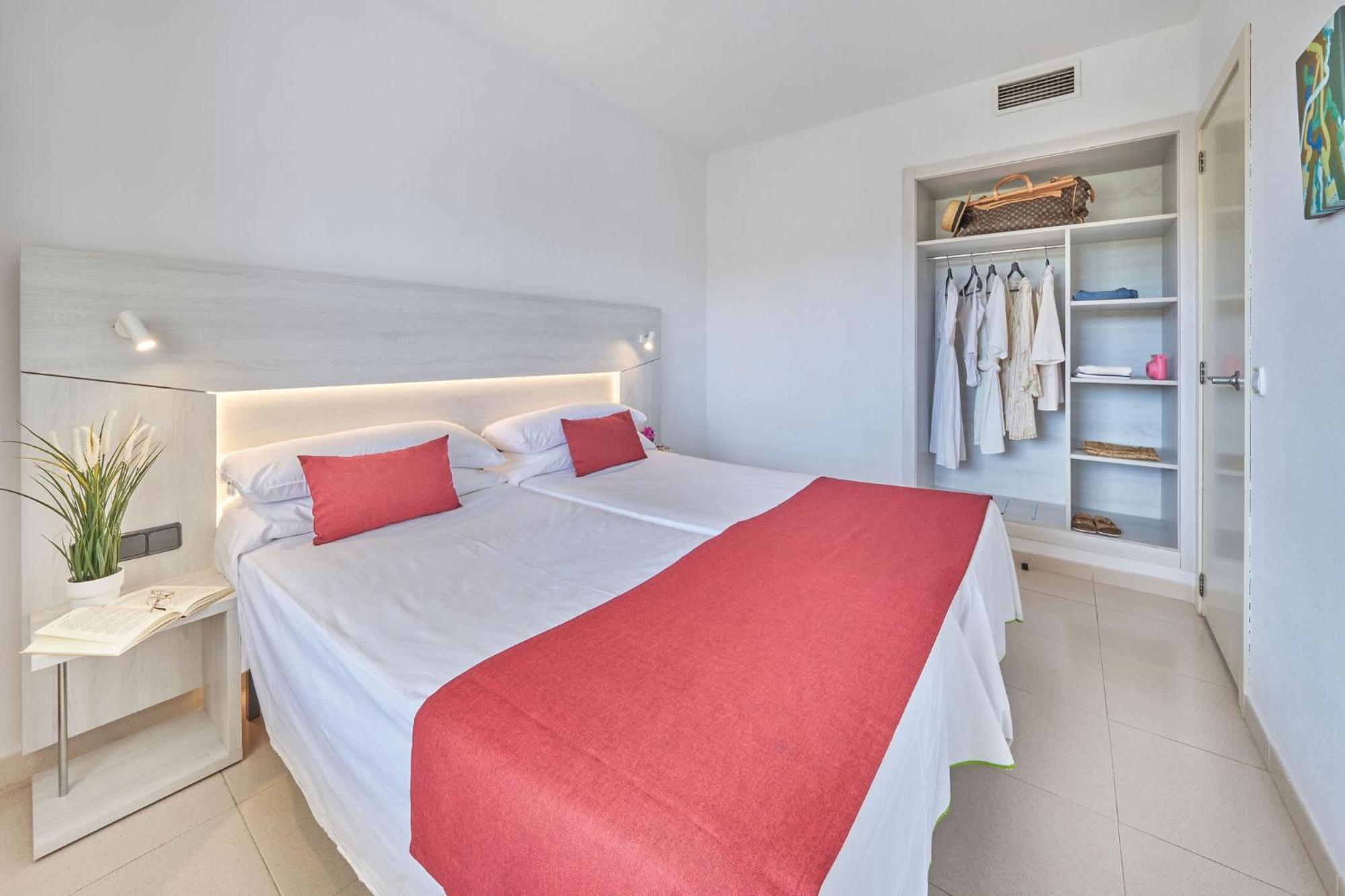 Hotel Illot Suites Cala Ratjada  Buitenkant foto