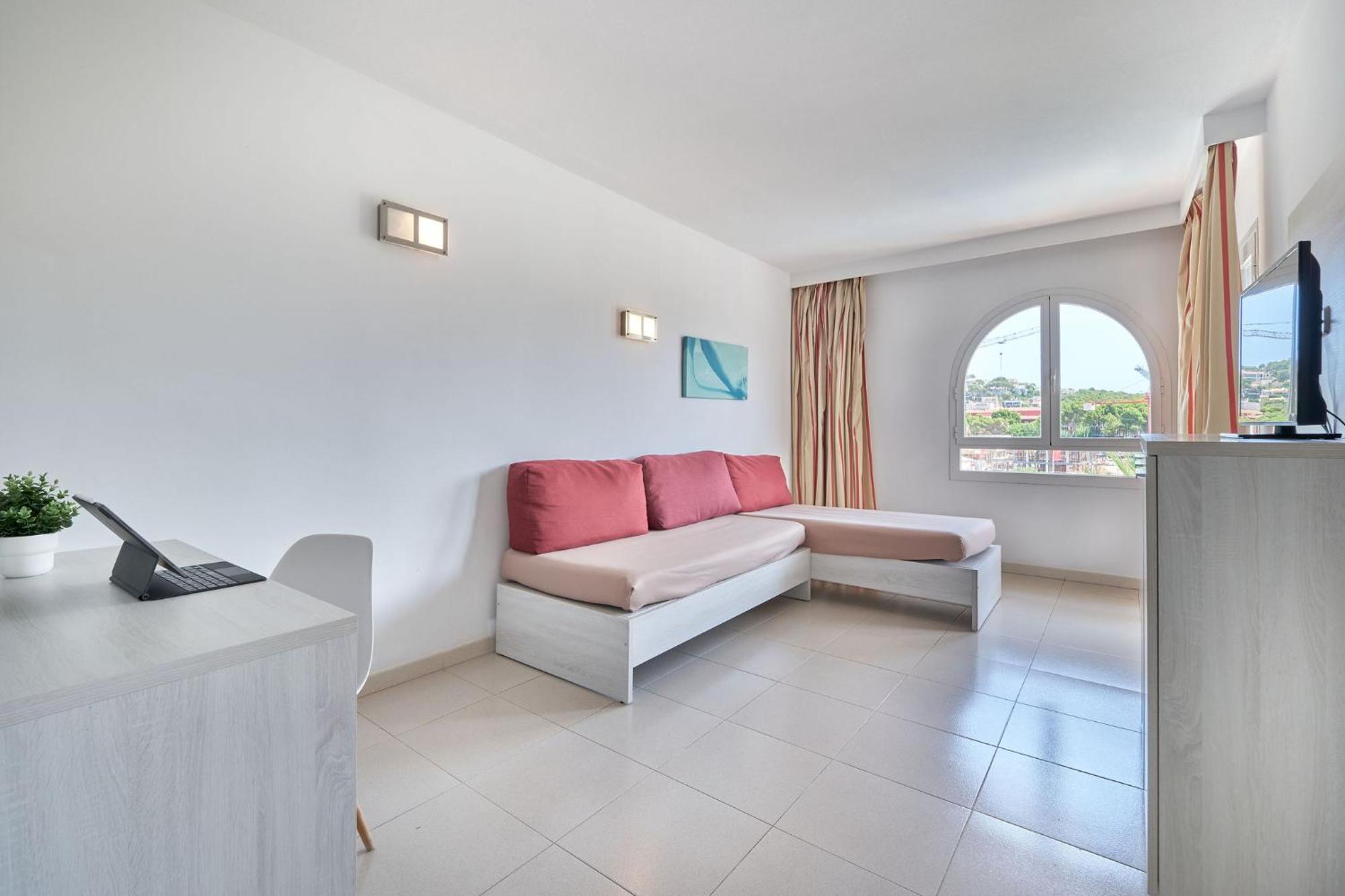 Hotel Illot Suites Cala Ratjada  Buitenkant foto